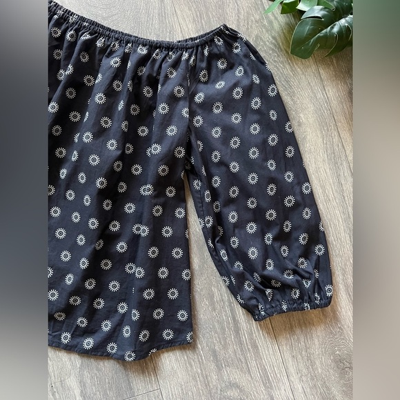 Maeve Maiden Off Shoulder Blouse Batik print. Size MP - Picture 4 of 8